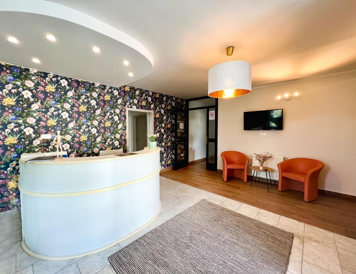 Hop House Garni Hotel Postojna Eksteriør bilde