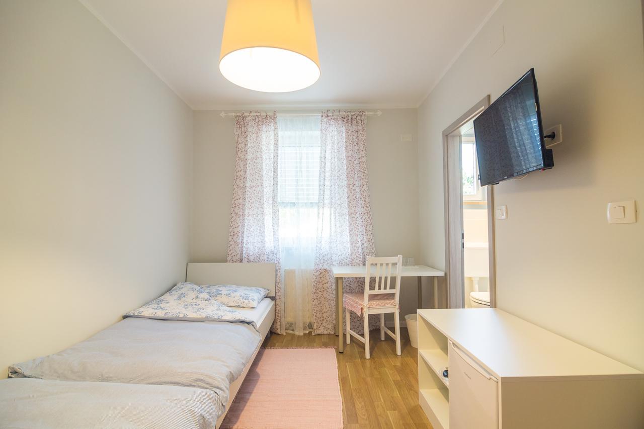 Hop House Garni Hotel Postojna Eksteriør bilde