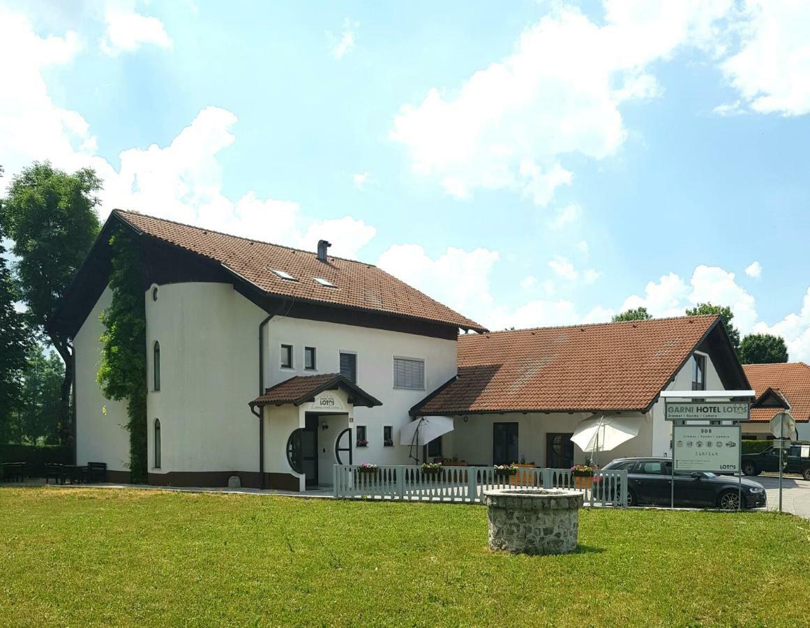 Hop House Garni Hotel Postojna Eksteriør bilde